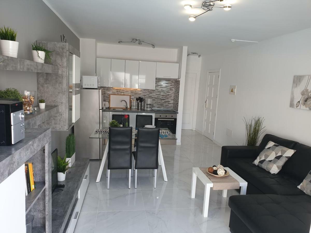 Casa Las Flores With Heated Pool, Only 490 Meters To The Beach, Balcony, Wifi أرونا المظهر الخارجي الصورة